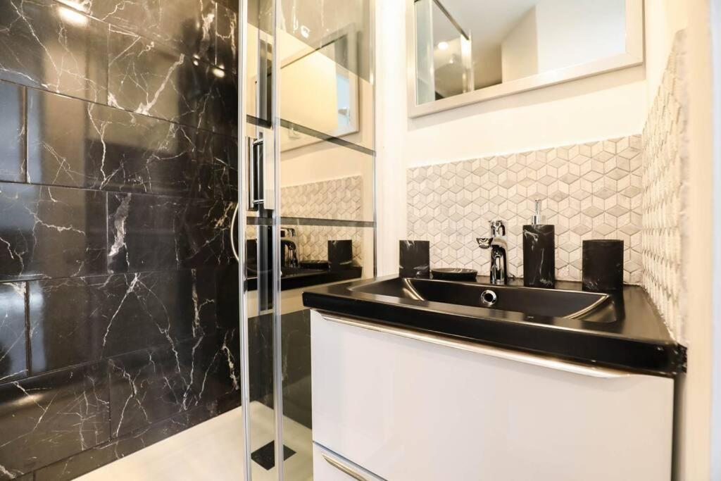 L'Urbain - Superbe Mezzanine Apartment Марсилия Екстериор снимка