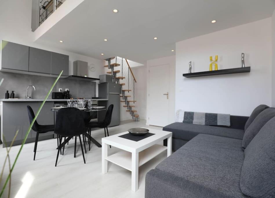 L'Urbain - Superbe Mezzanine Apartment Марсилия Екстериор снимка